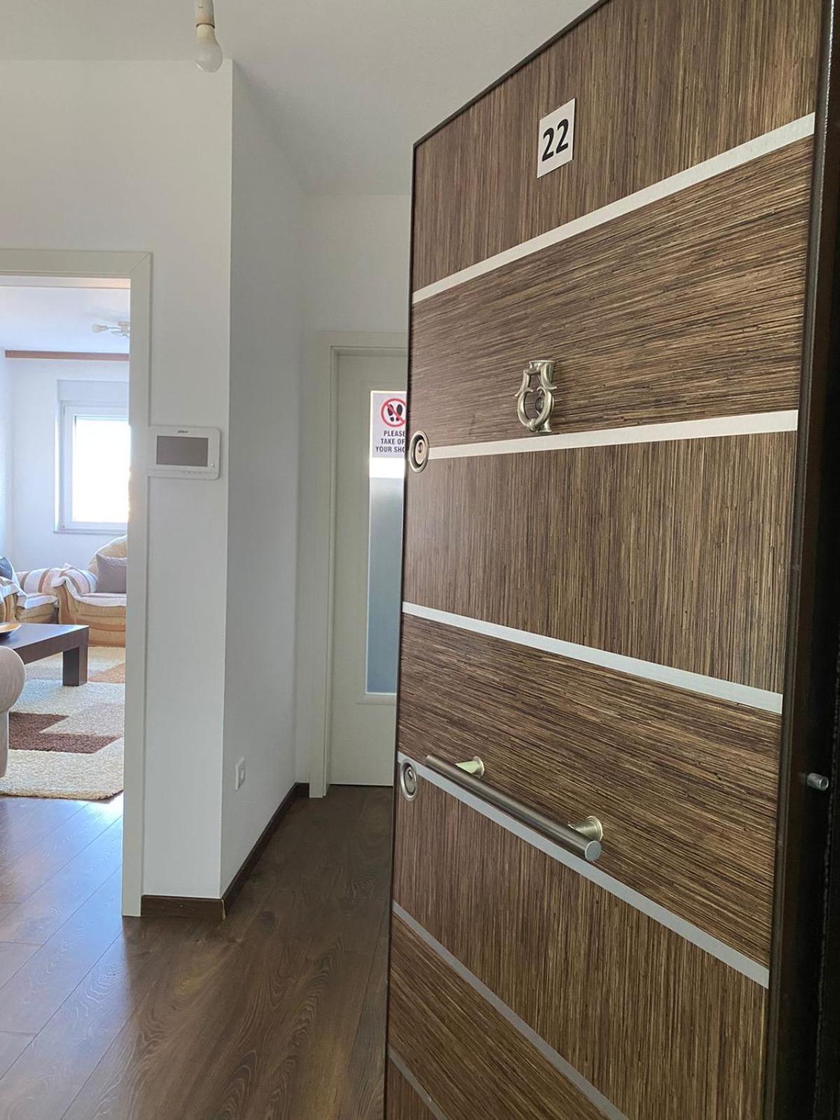 Private Apartments Prishtina Pristina Buitenkant foto